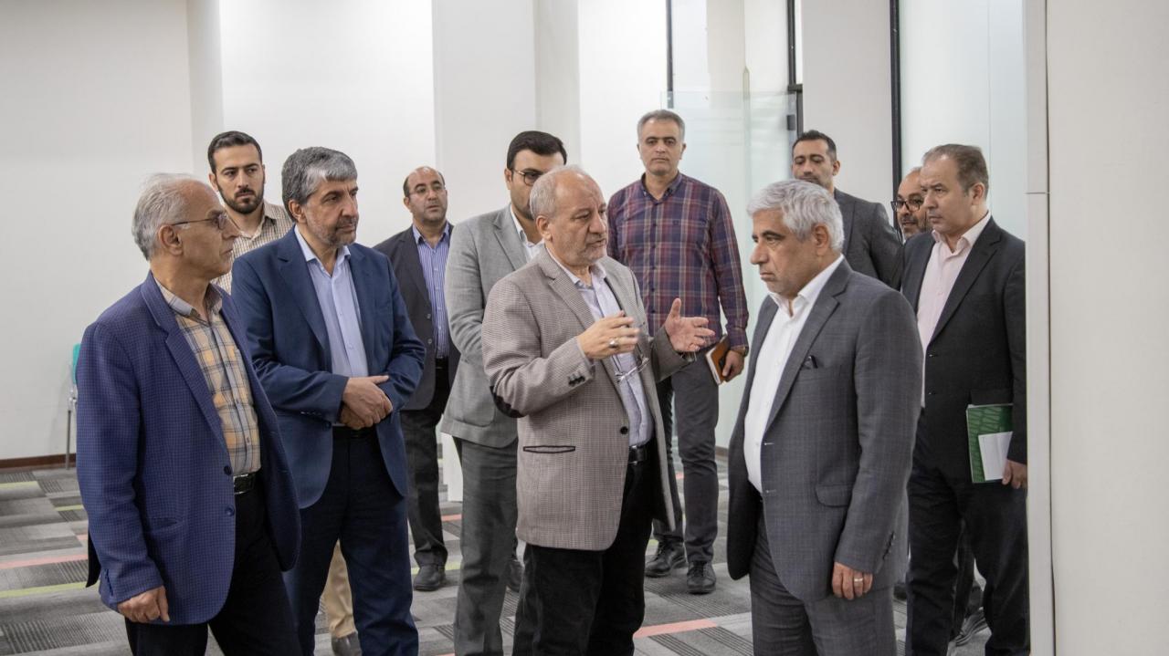 بازدید سرپرست دانشگاه از ساختمان جوانه و پارک علم و فناوری مدرس